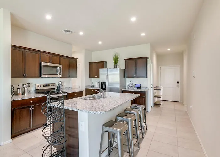 Suburban Family 7 Mi To Poston Butte Preserve Holiday home *