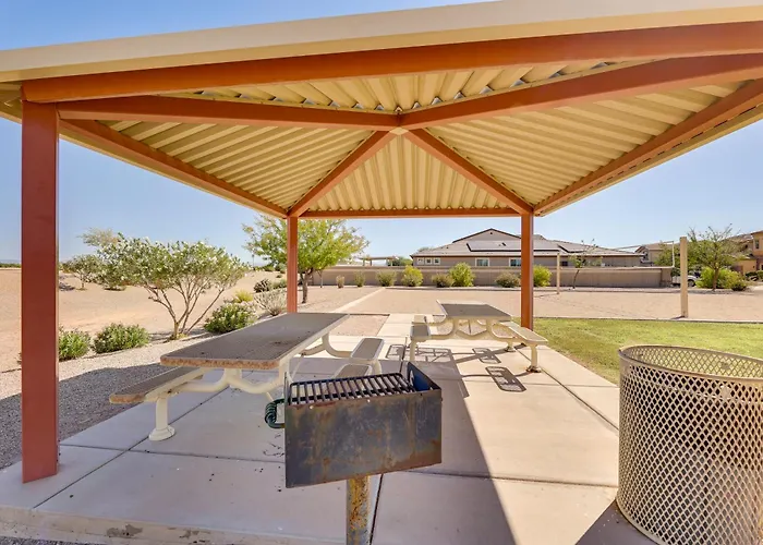 Suburban Family 7 Mi To Poston Butte Preserve Holiday home *